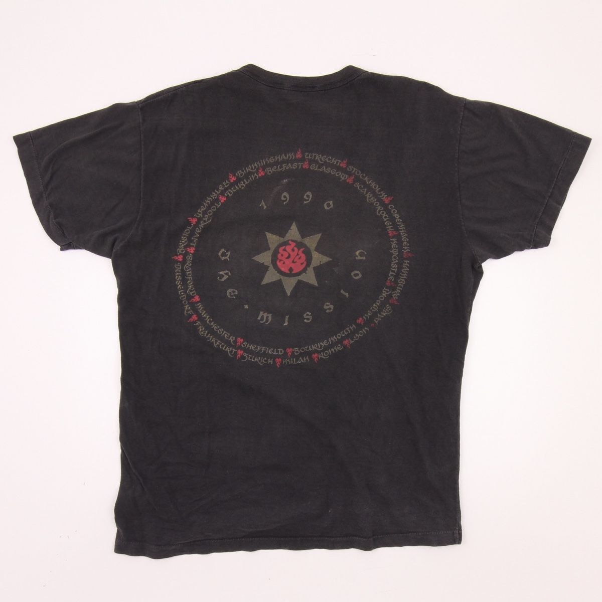 T-shirt: Vintage The Mission Shirt – Usato da Bern venduto da Padeeeh 1