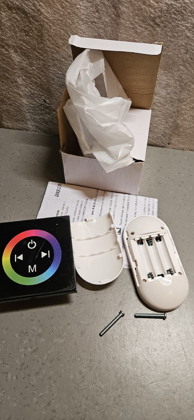Steuerung: LED Controller TM09 mit Fernbedienung, – Neu und originalverpackt aus Baar von Vel...Baar45 2