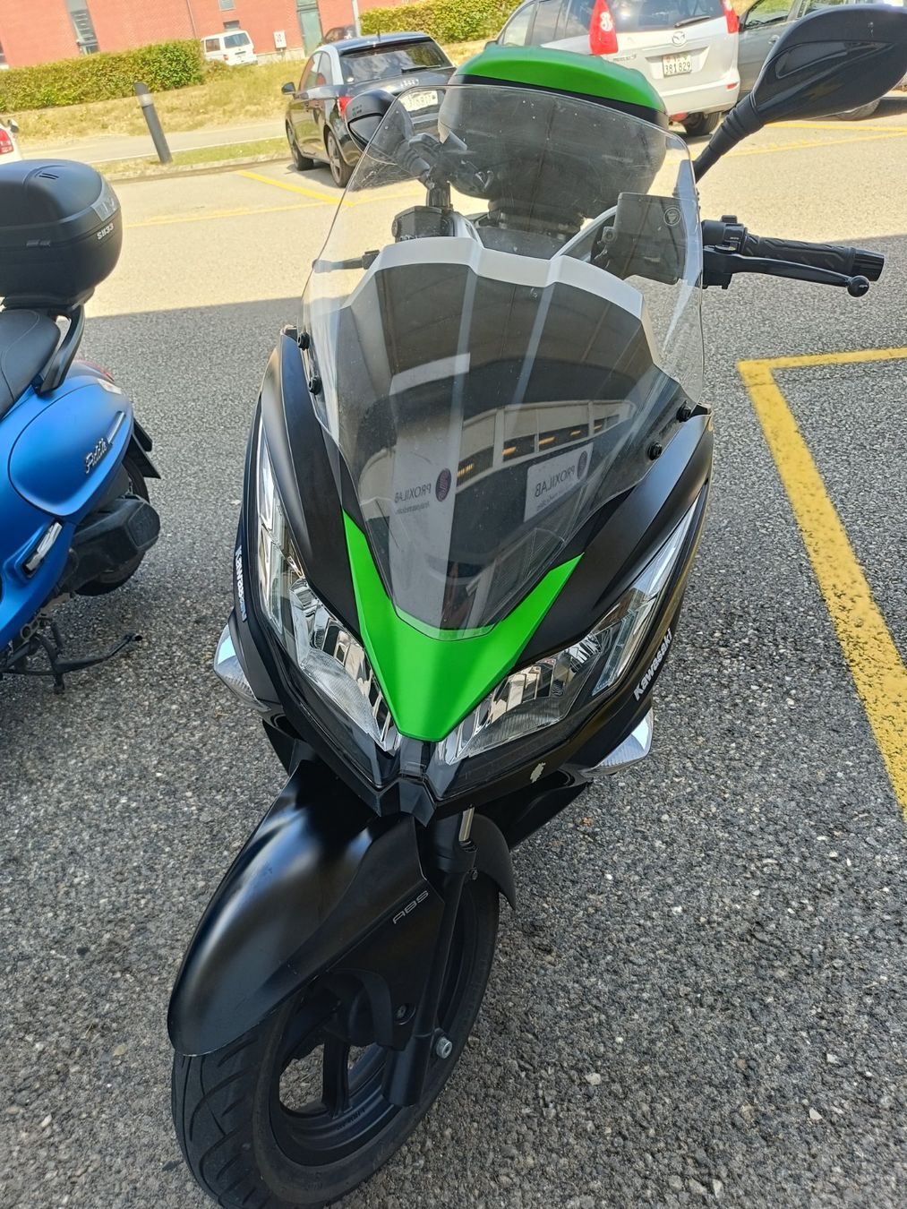 Kawasaki Scooters: Vend cause non emploi – Gebraucht aus Concise von psa_2py6 1