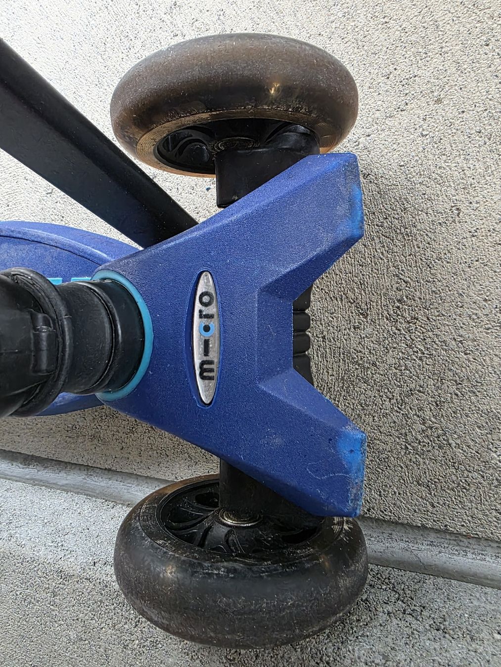 Micro Fahrzeuge für Kinder: Micro Maxi Trottinett blau gebraucht  – Gebraucht aus Zell LU von claro62 7
