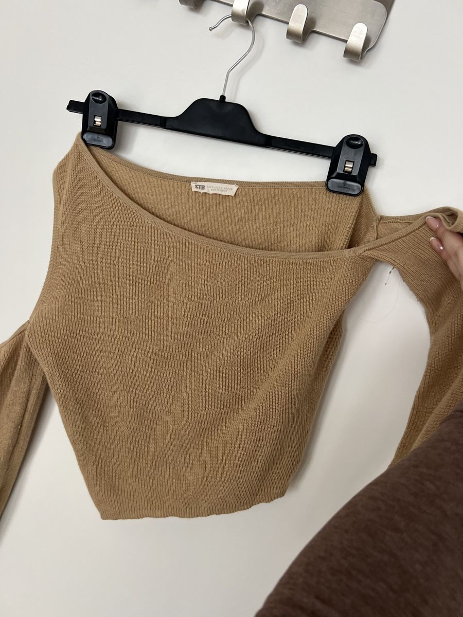 Stradivarius Top: Stradivarius Stricktop asymmetrisch, Gr. L, trendy – Usato da Wattwil venduto da skr_94 1