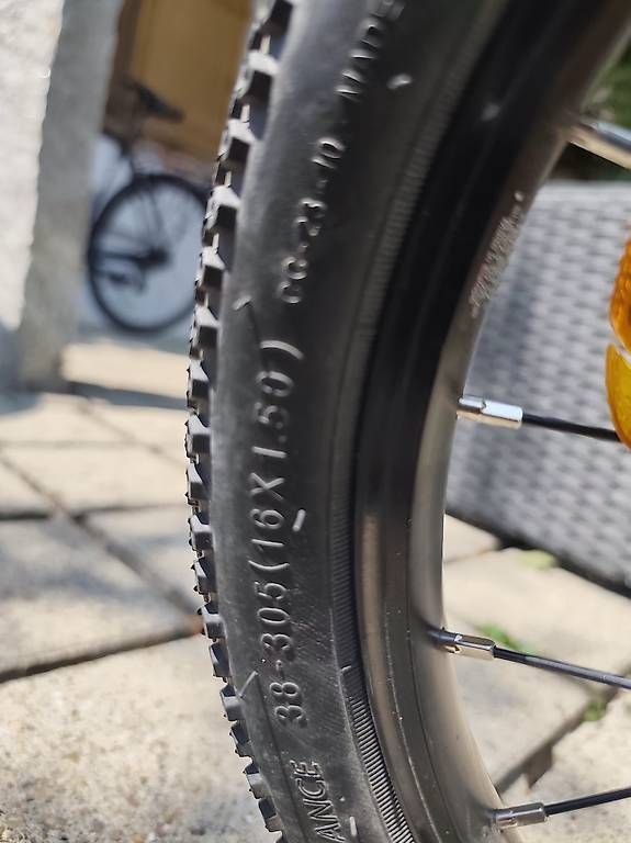 Biciclette: Decathlon Kindervelo 16" rot + Schiebehilfe & Ständer – Usato da Baden venduto da Flohmarkt-24 2