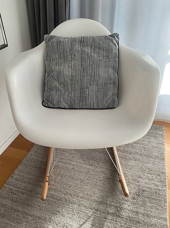 Eames Sedie: Eames Stil Schaukelstuhl weiss – Usato da Derendingen venduto da ArtDeco61