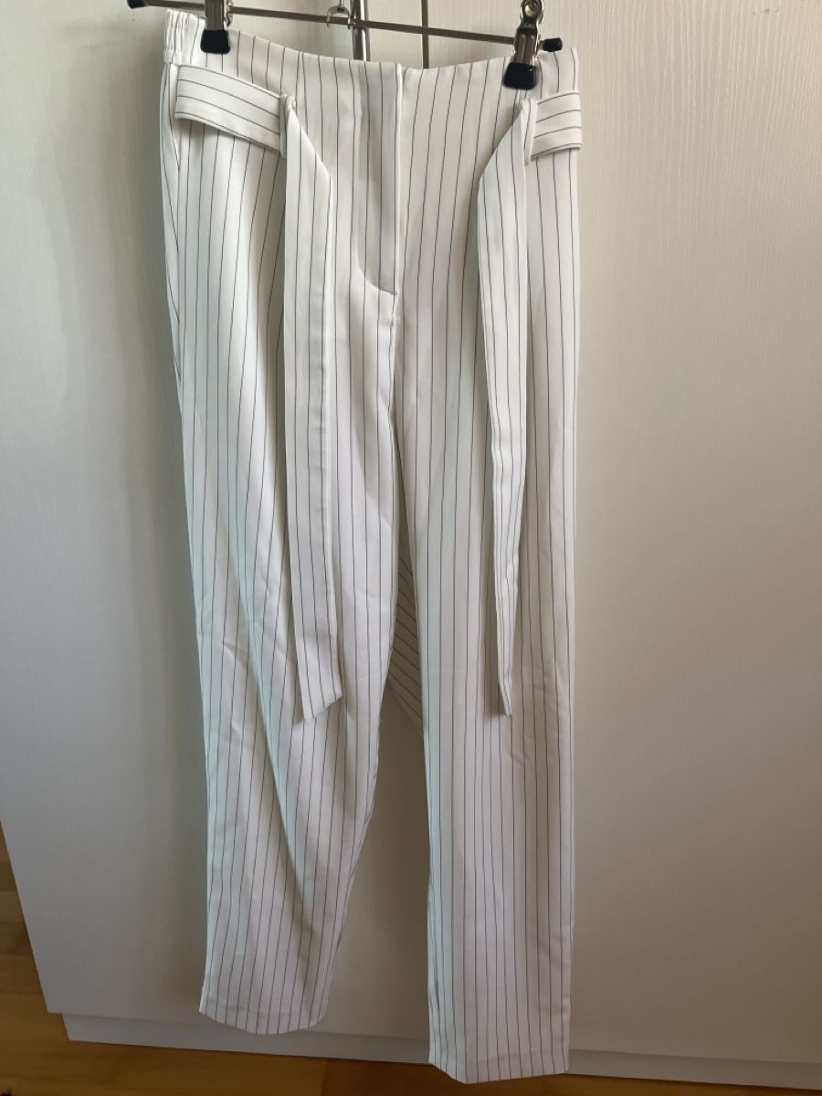 Pantaloni: Forever New Bürohose – Usato da Oberengstringen venduto da pri_c8jk