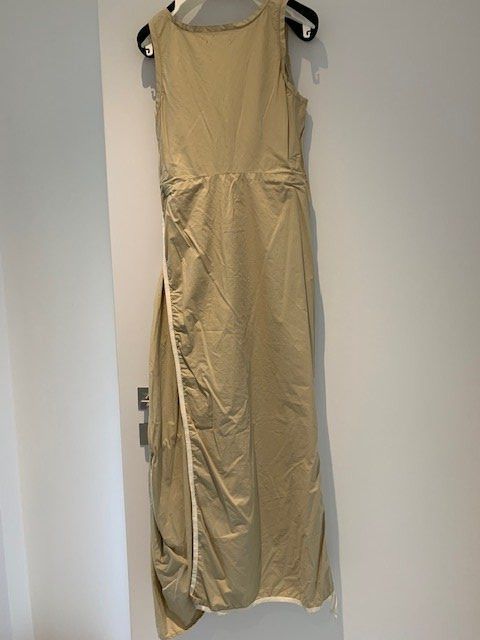Ba&Sh Kleider: Robe d'été beige drapée de BA&SH – Neu (gemäss Beschreibung) aus St-Aubin-Sauges von Juliezan 1