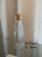 Glasflasche mit Korkverschluss, H 27cm, D 8cm.
