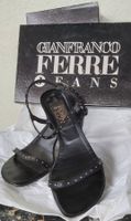 Gianfranco Ferre Sandaletten Leder mit schwarz Nieten