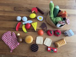 Spielküche Zubehör Essen Holz und Stoff guter Zustand