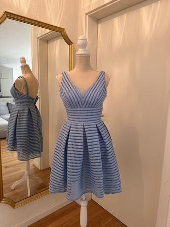 Sommerkleid, Grösse 34 blau-weiss gestreift, neuwertig