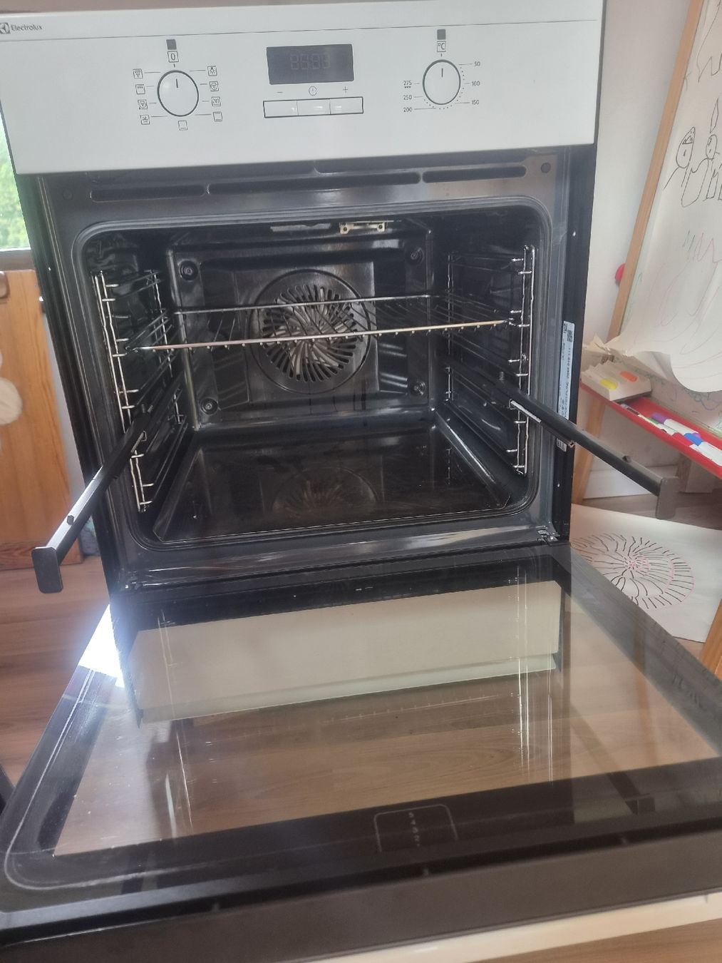 Electrolux Fours: Electrolux Backofen EB7L4WE Umluft A+ 71L Weiss – D'occasion à Safnern par ROEDGM 2