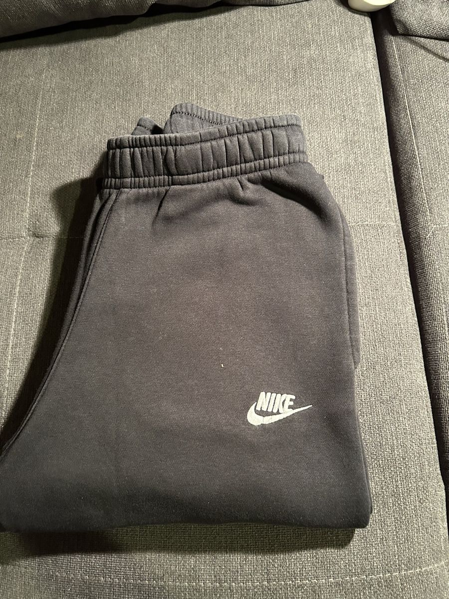 Nike Lotti di vestiti: Training Nike noir – Usato da Lausanne venduto da Af2016