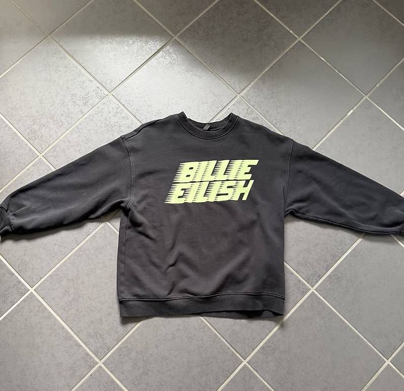 Maglioni & Felpe: H&M BILLIE EILISH SWEATSHIRT – Usato da Affeltrangen venduto da janaleiin 1