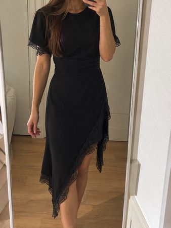 Kleid schwarz Grösse XS Spitzenbesatz neuwertig