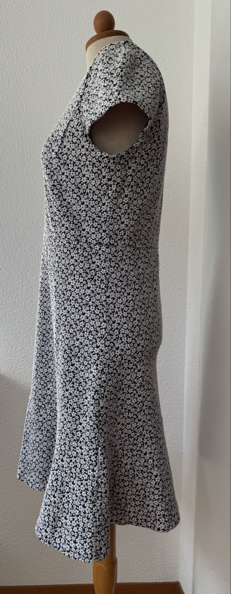 Michael Kors Kleider: Robe Michael Kors imprimé fleurs taille M – Gebraucht aus Morges von sandy069 1