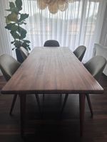 Nussbaumtisch