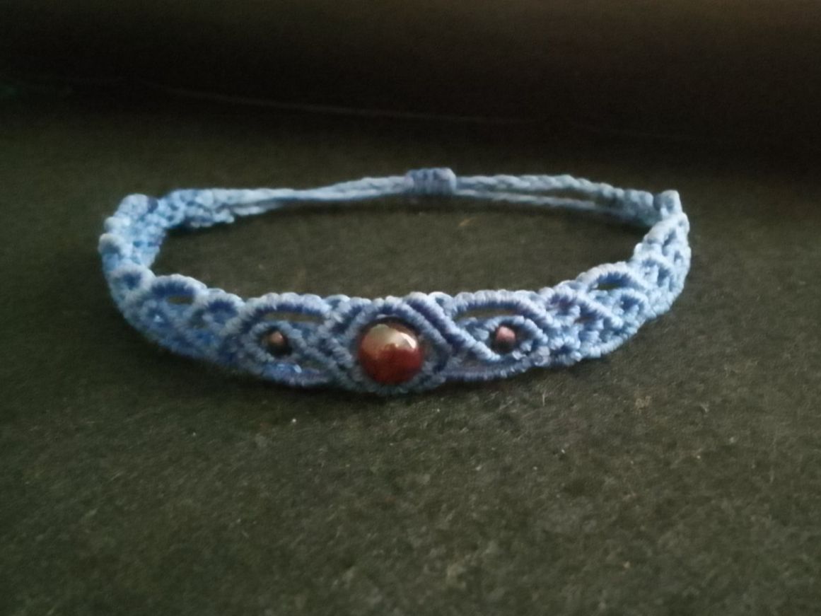 Bracciali & Braccialetti: handgemachtes Makramee Armband mit Granat Perle – Nuovo (secondo la descrizione) da Pfäffikon ZH venduto da Emporos_42 2