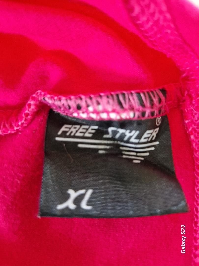 Top: Fittness Shirt – Usato da Muri b. Bern venduto da mlu_vgj7 3
