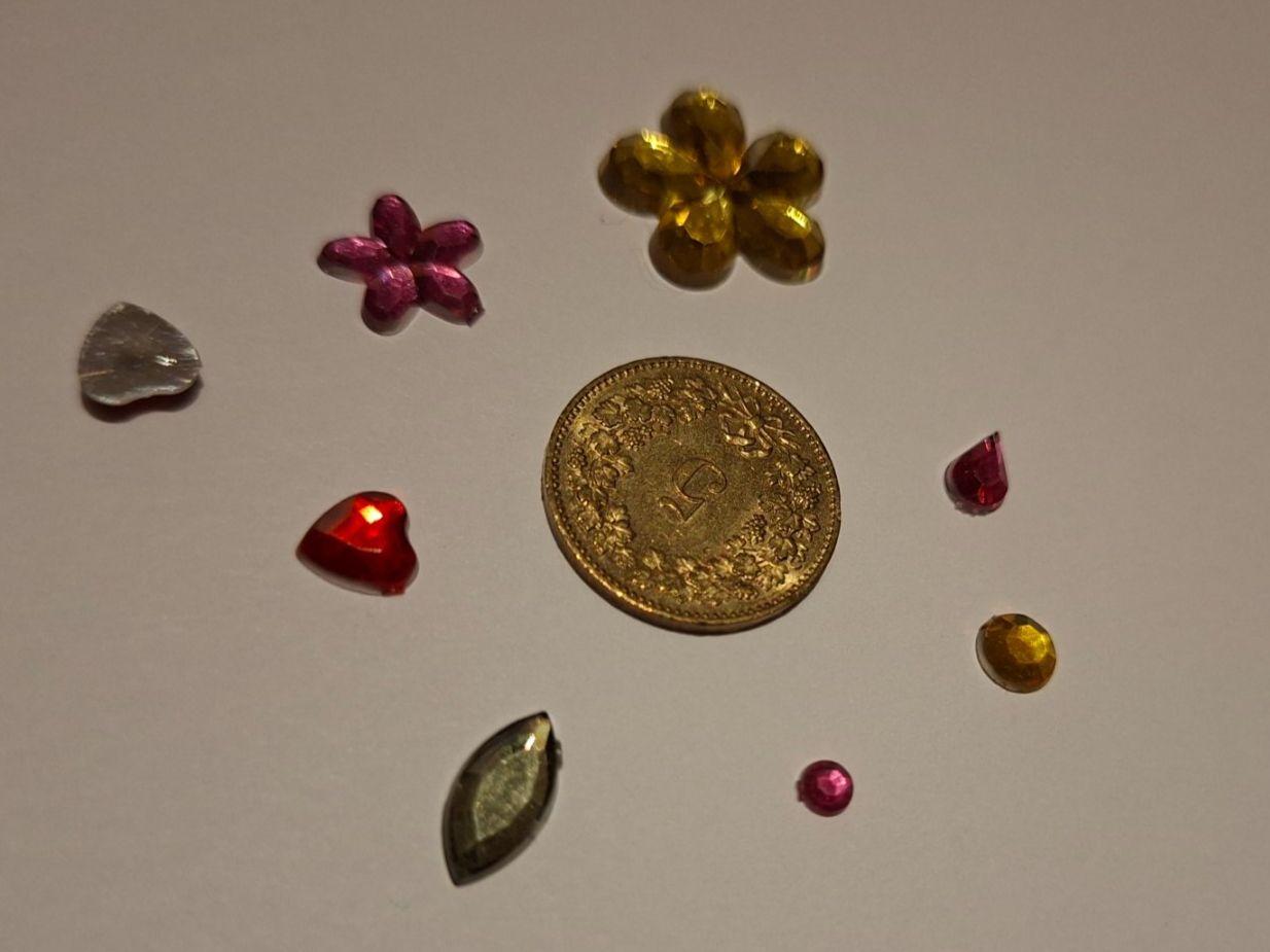 Sonstiger Schmuck: Strasssteinchen – Gebraucht aus Bretzwil von eri_2gck 3