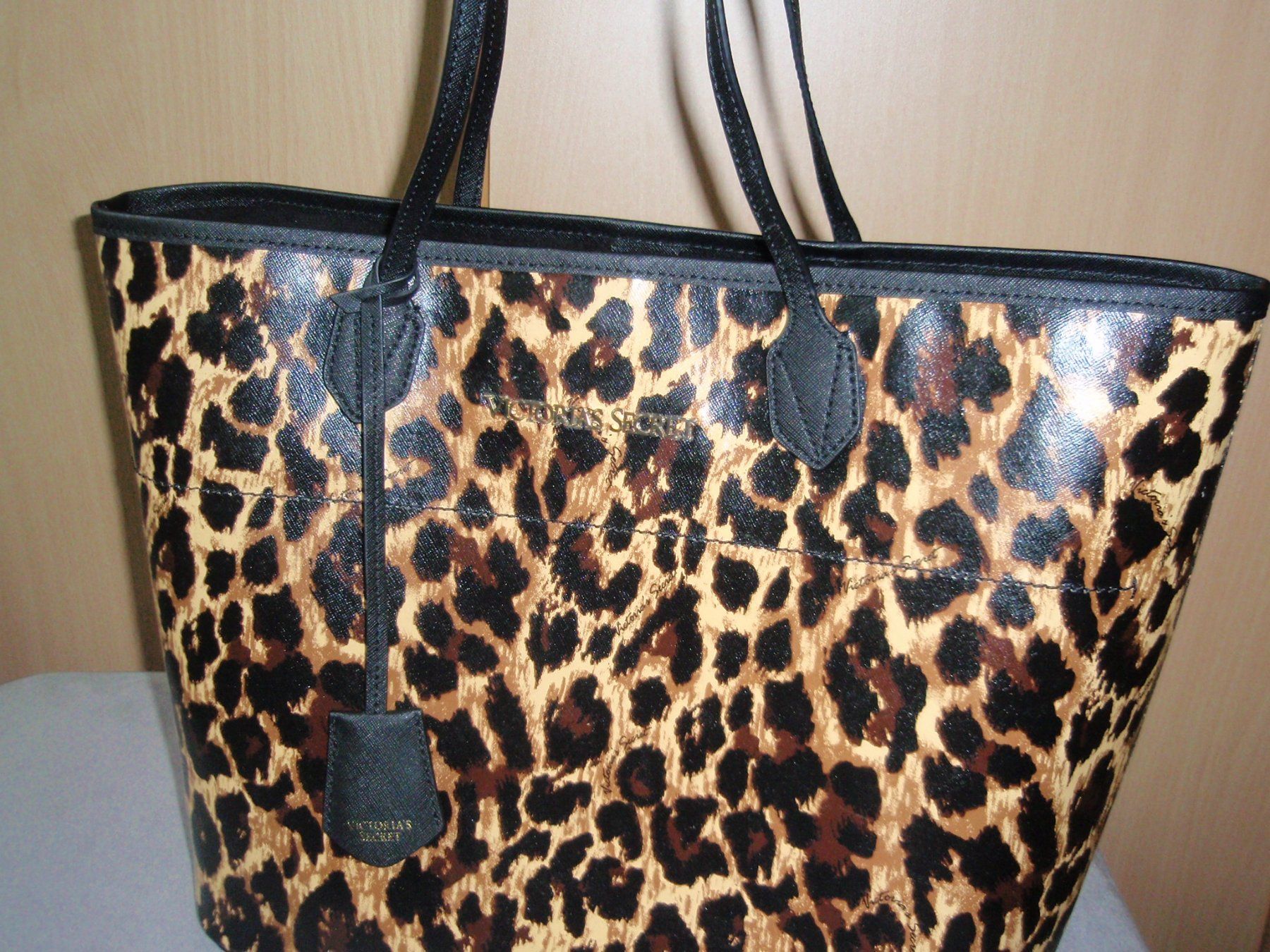 Borse da donna: Vicorias Secret Ledertasche /Shopper – Usato da Basel venduto da Birs868 2