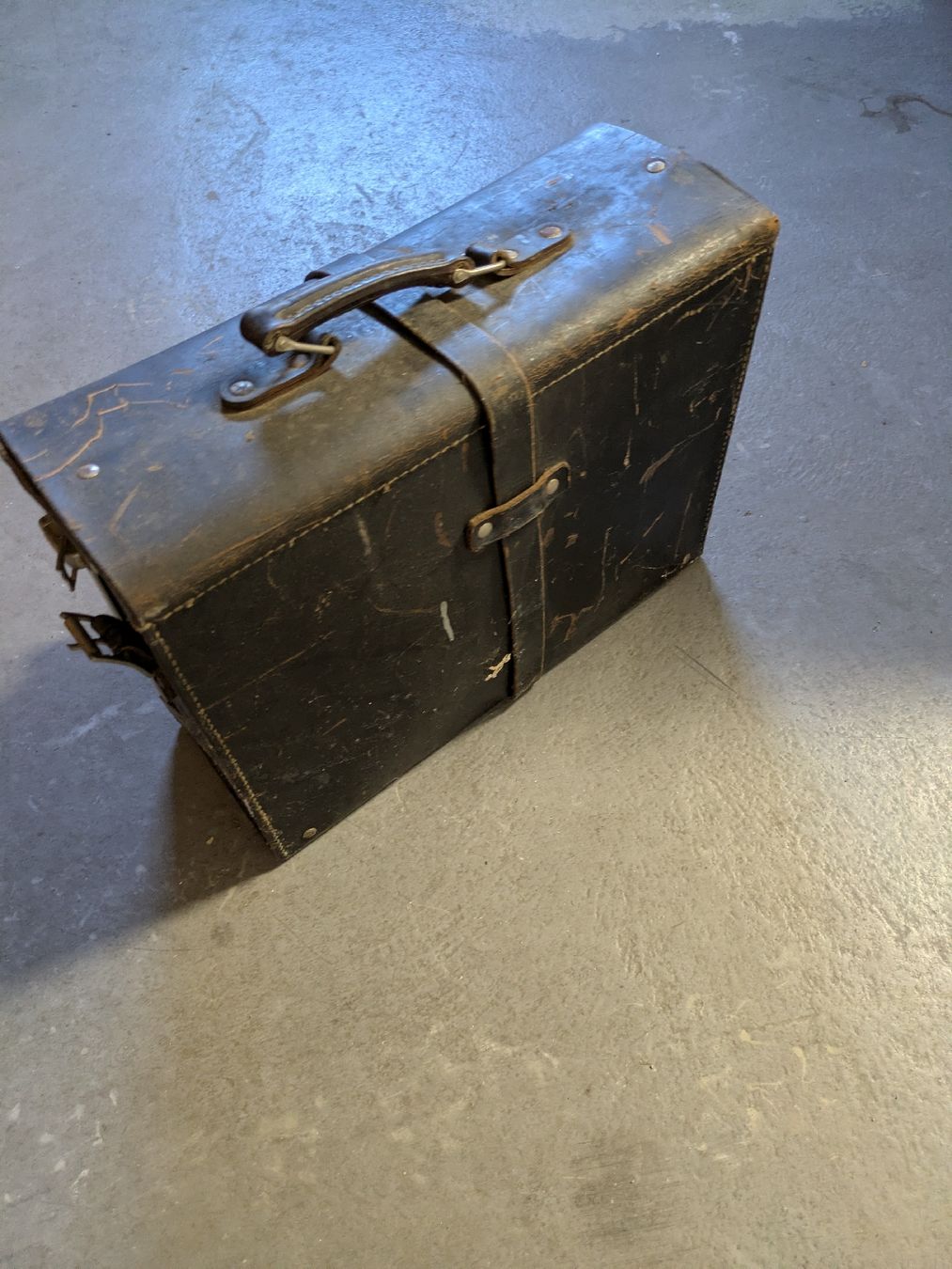 Valises de voyage: Leder Werkzeugtasche – D'occasion à Niederneunforn par Baro6 1