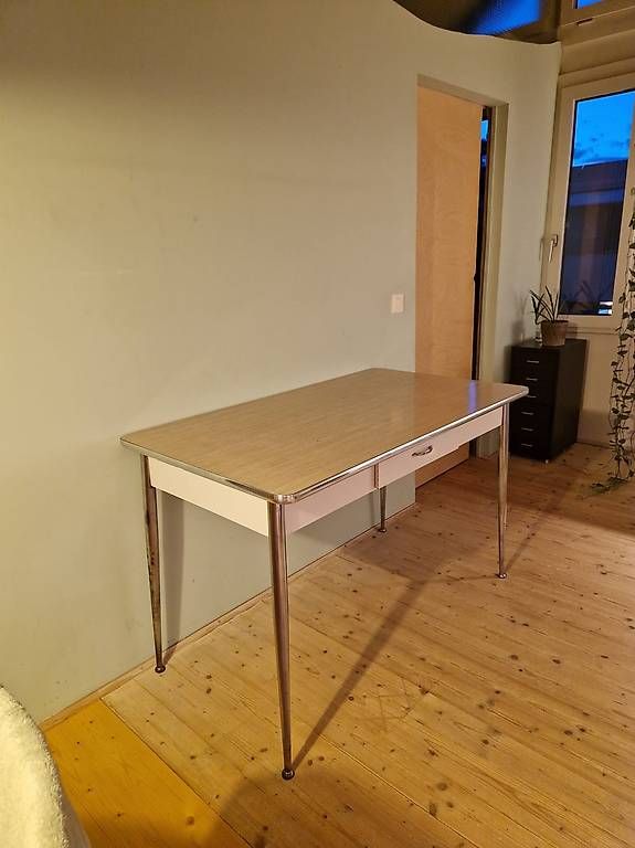 Tables: Kelko Tisch Beige  – D'occasion à Zürich par jan_Zur 1