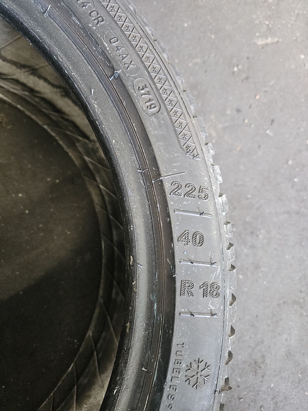 Pneus & Kompletträder: Winter Reifen  225 40 R18 – Gebraucht aus Wohlen AG von mmuell111 1