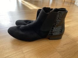 Schwarze Winterstiefeletten, Gr. 39, neuwertig! nur Abholung