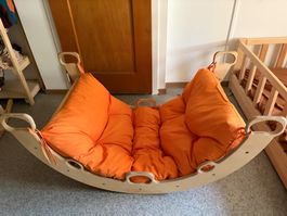 Montessori Kletterbogen mit Kissen