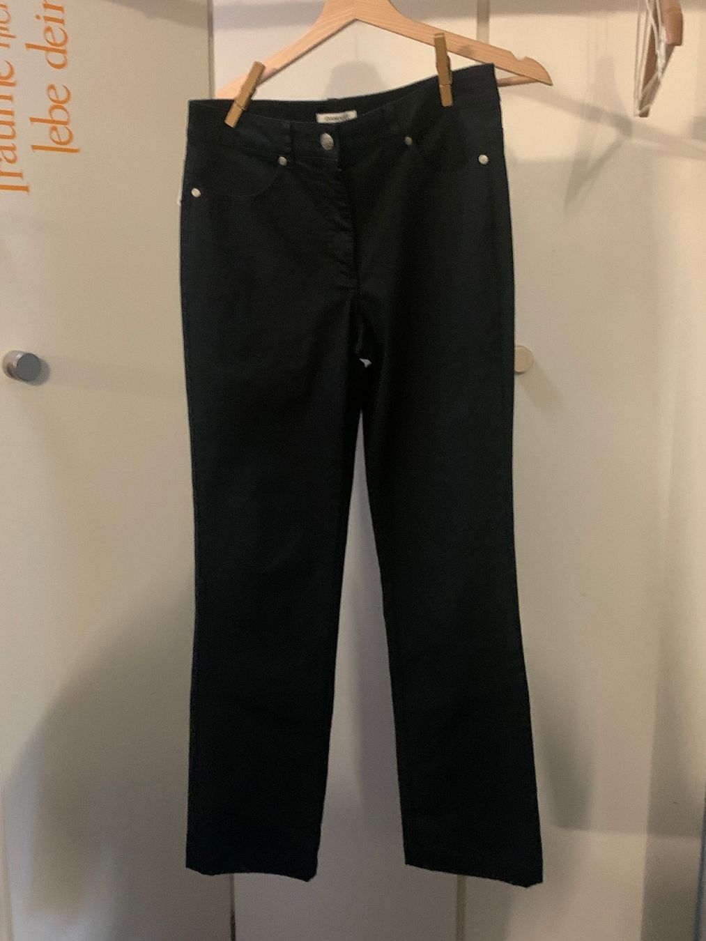 Jeans: Jeans DAMART schwarz, 38 – Usato da St. Gallen venduto da Miousch