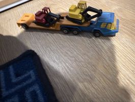 Camion porte-voitures miniature en métal