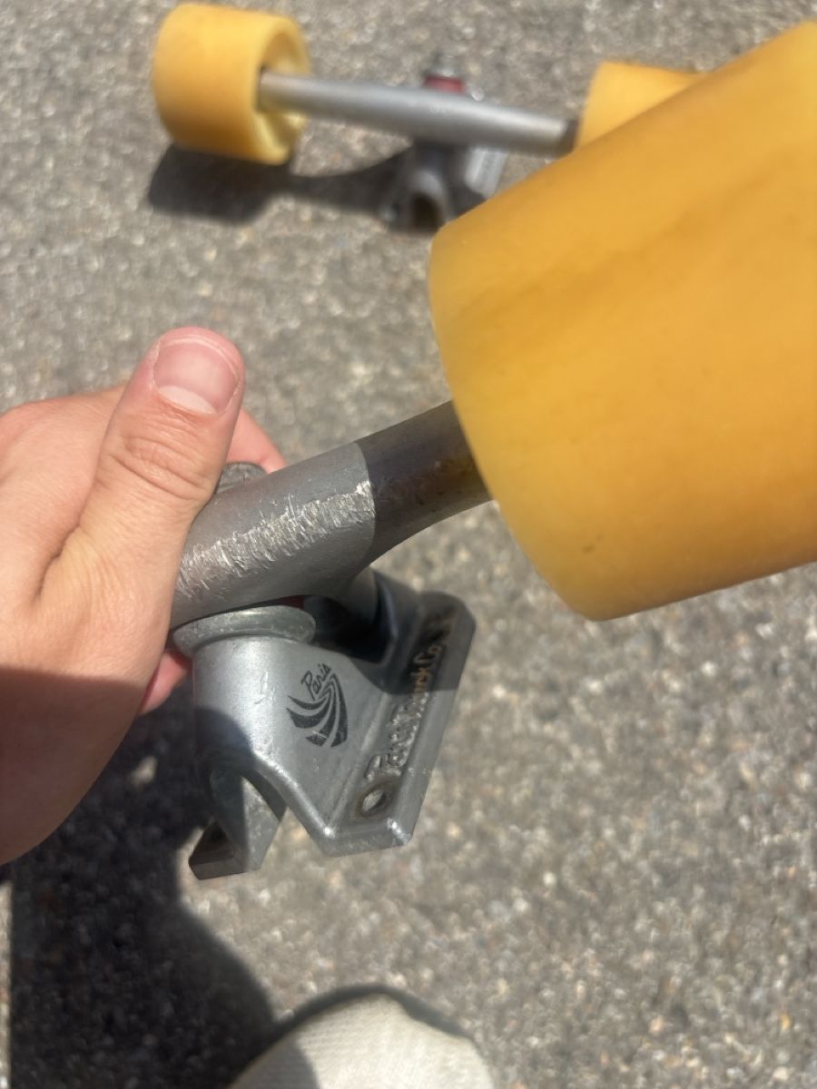 Skateboards: Skateboard Achsen inkl Rollen – D'occasion à Wängi par Jonas_03 1