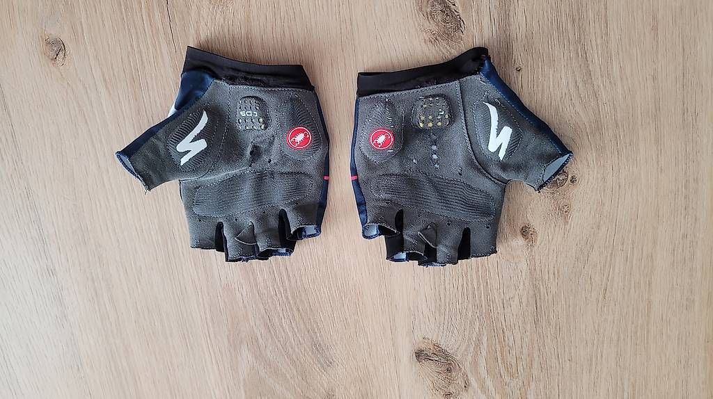Lotti di vestiti: Radbekleidungsset Castelli Quickstep – Usato da Ruswil venduto da Ram79 3