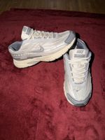 Baskets Nike Initiator homme gris taille 42 bon état