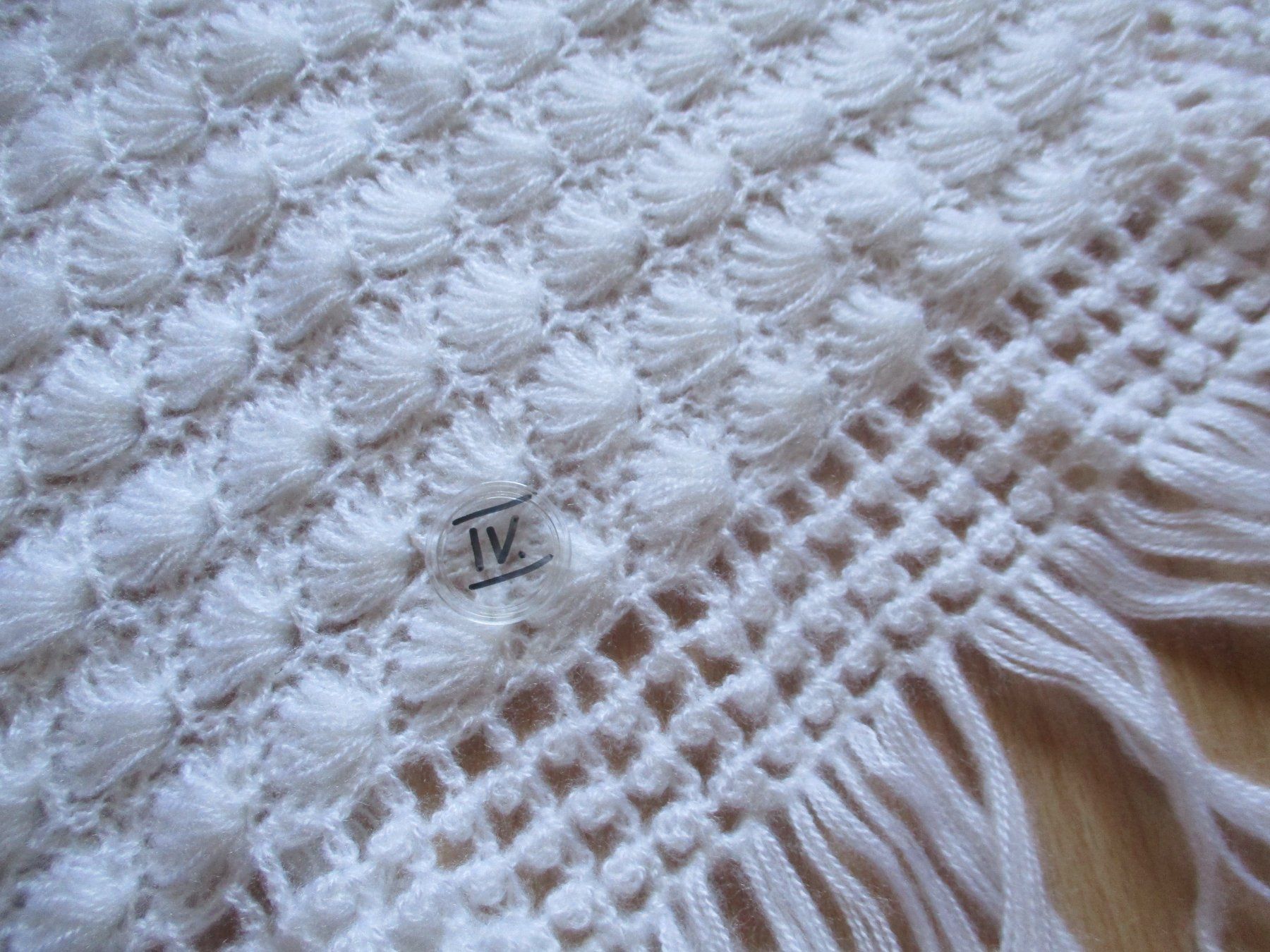 Foulards & écharpes: Dreiecktuch, Schal weiss – D'occasion à Birsfelden par alles-muss-raus 1