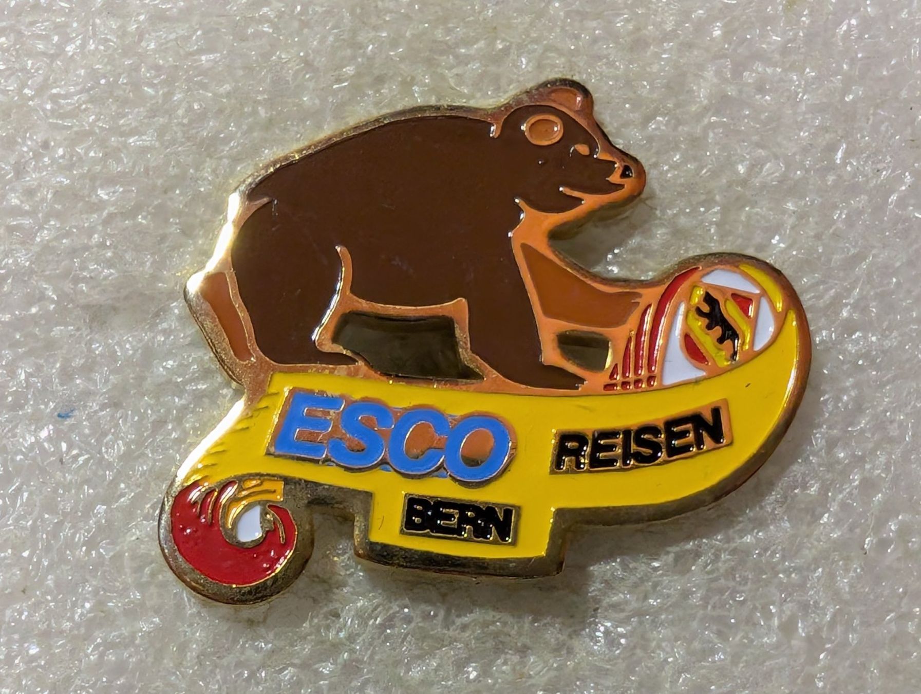Plaketten & Abzeichen: Ansteckpin 78: Esco Reisen – Gebraucht aus Oppligen von Pin-Fall-Shop