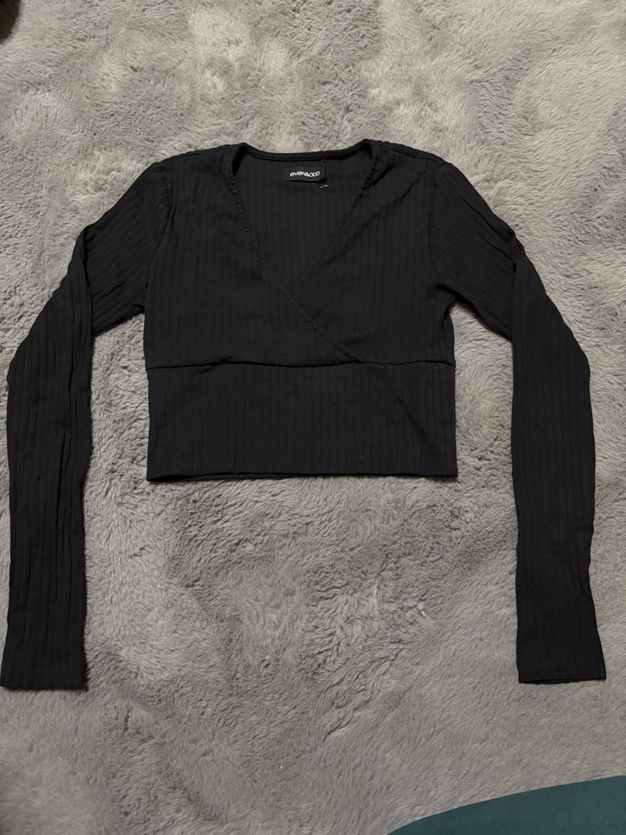 Top: Even&Odd Black Ribbed Long Sleeve – Usato da Wichtrach venduto da Re_Fit