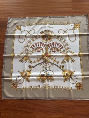 Vintage Silk Scarf - Perfect all seasons Accessory!
