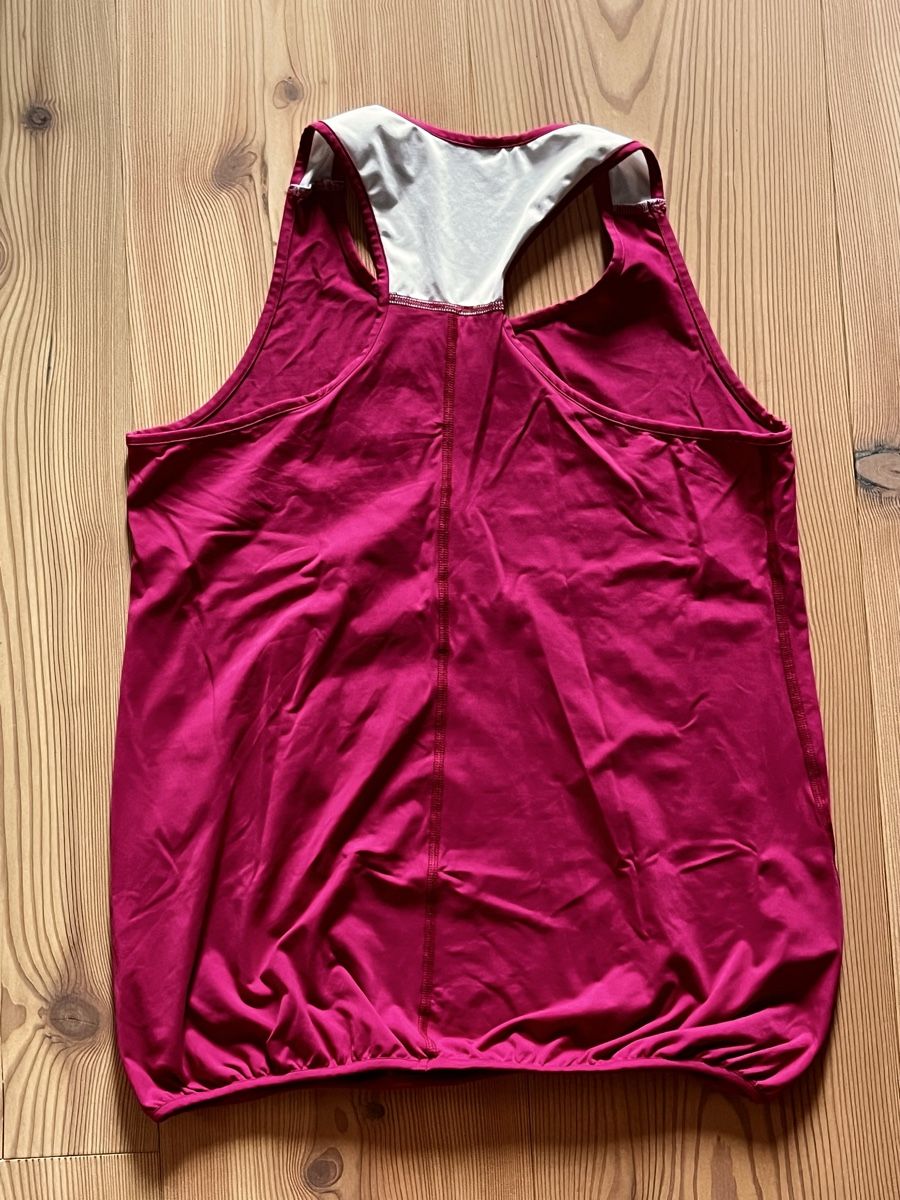 Skinfit Tops: Skinfit Tanktop Gr. M – Gebraucht aus Illnau von Anook05 1