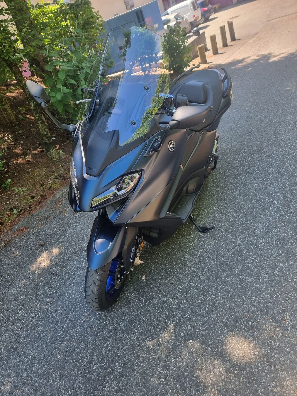 Yamaha Scooter: Yamaha TMAX XP560 Scooter, noir, peu km – Nuovo (secondo la descrizione) da Thônex venduto da abb_pz2n 1