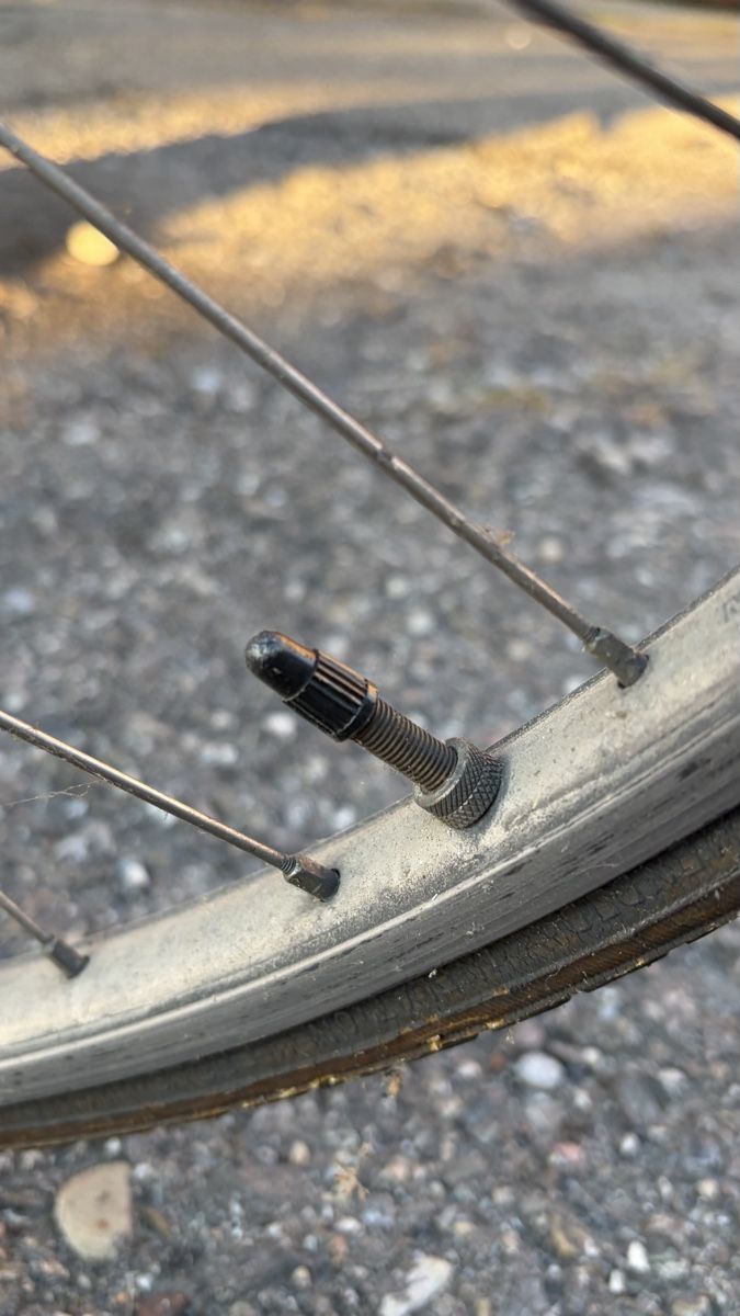 Biciclette: Oldtimer Velo blau mit Korb – Difettoso da Maisprach venduto da car_l2rm 6