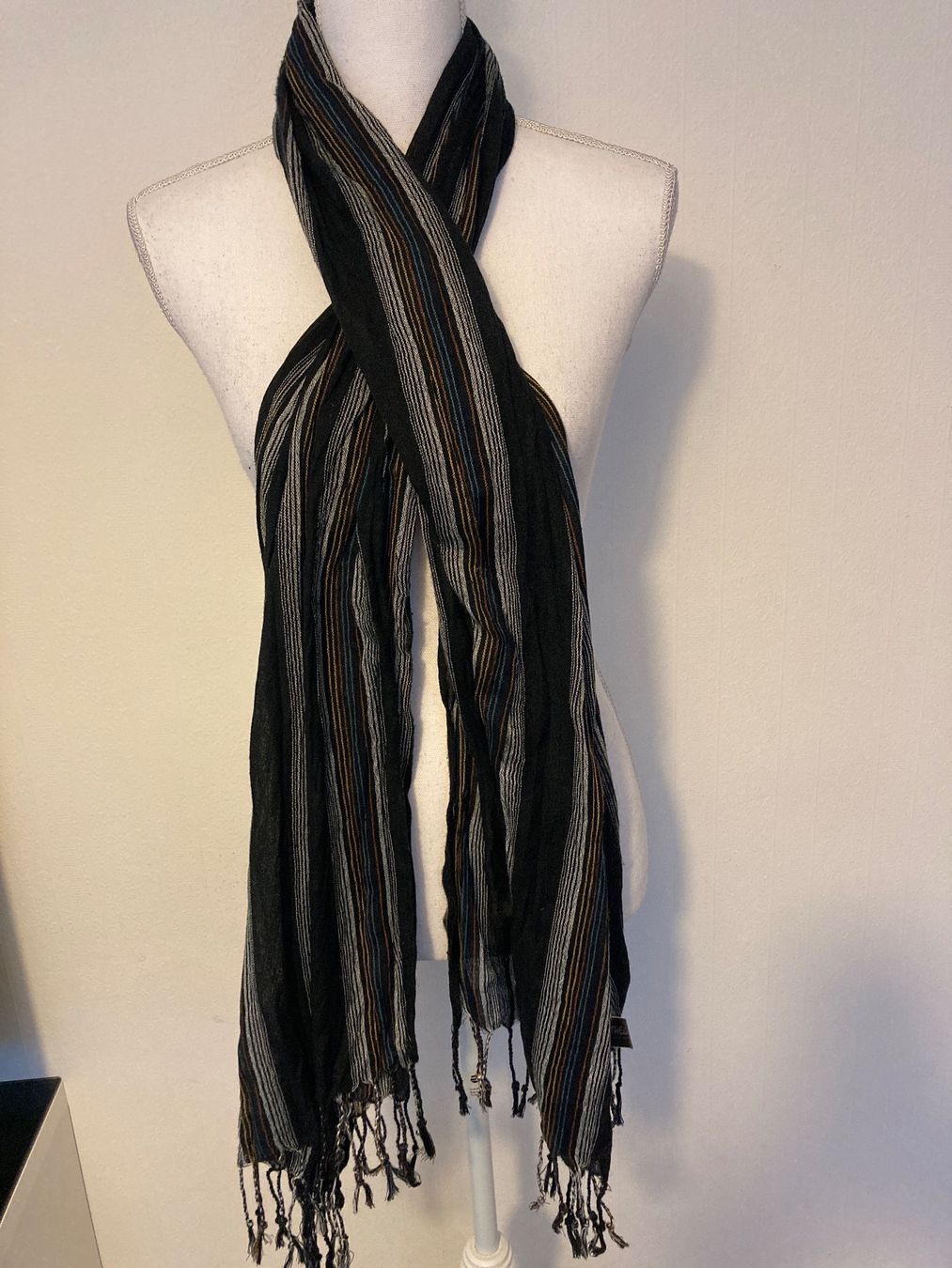 Foulard & Sciarpe: Schal – Usato da Küssnacht am Rigi venduto da Anacerna