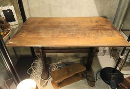 Cause fin de bail: Ancienne table rustique bois massif 