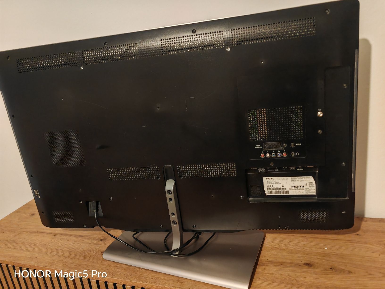 Philips Fernseher: Fernseher inkl. Winkelanschlusskabel – Gebraucht aus Birsfelden von mar_8957 6