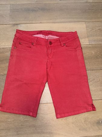 Bermuda Shorts Gr. M rot Top Zustand