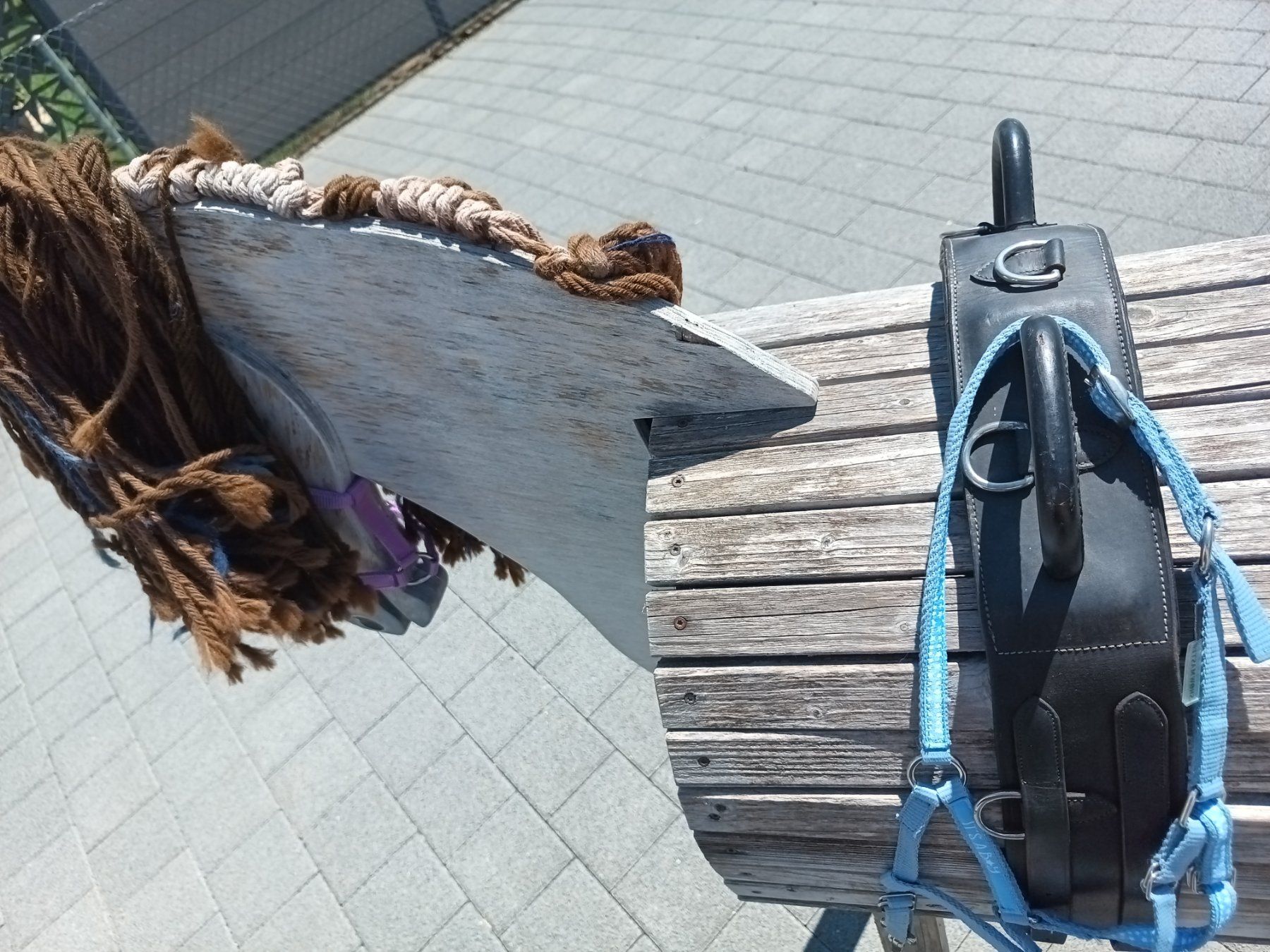 Giocattoli: Holzpferd mit Zubehör – Usato da Ossingen venduto da Swoody 1