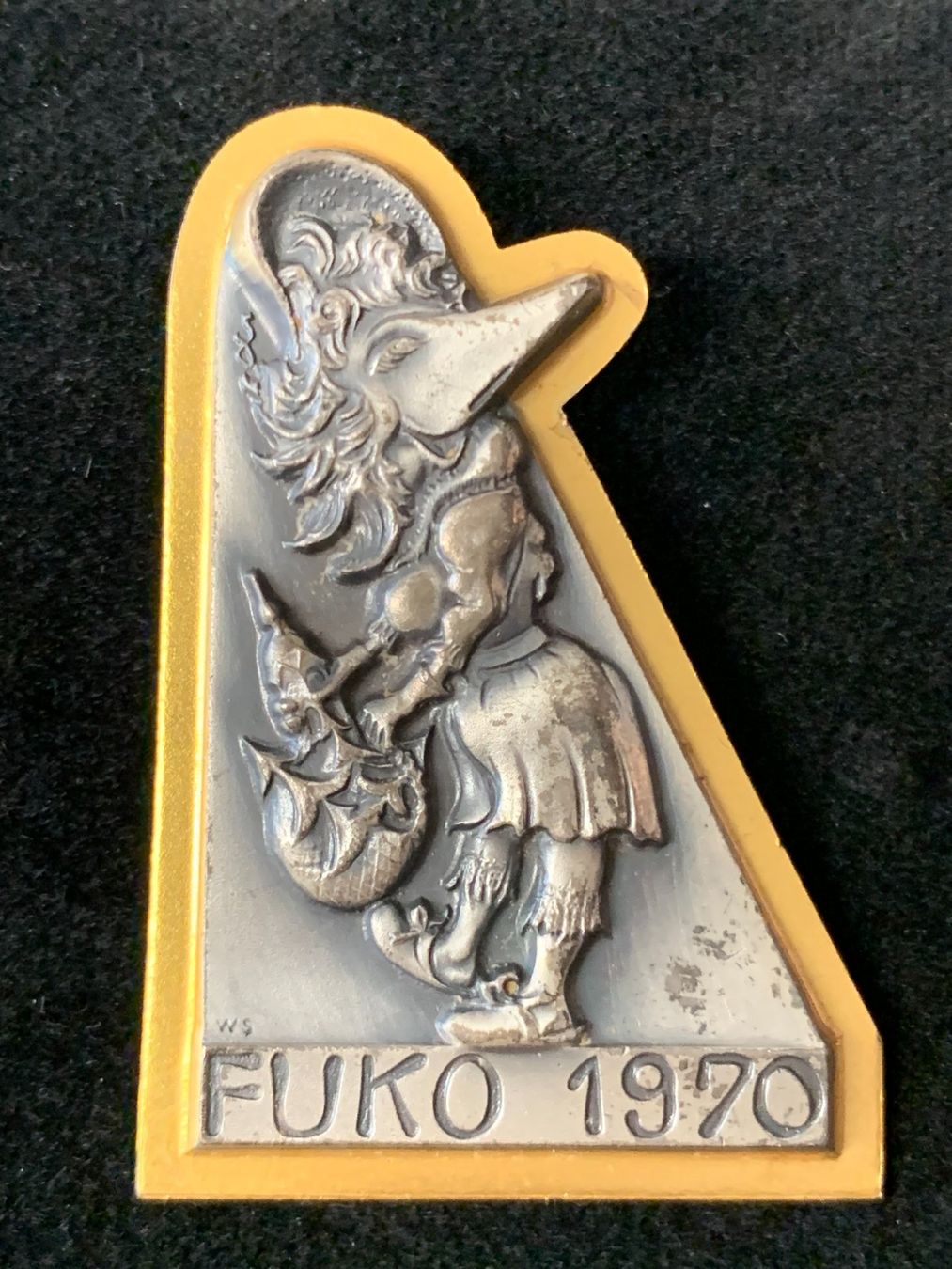 Placchette & Badge: Fasnachts-Plakette Olten Gold 1970 – Usato da Therwil venduto da Zelle13