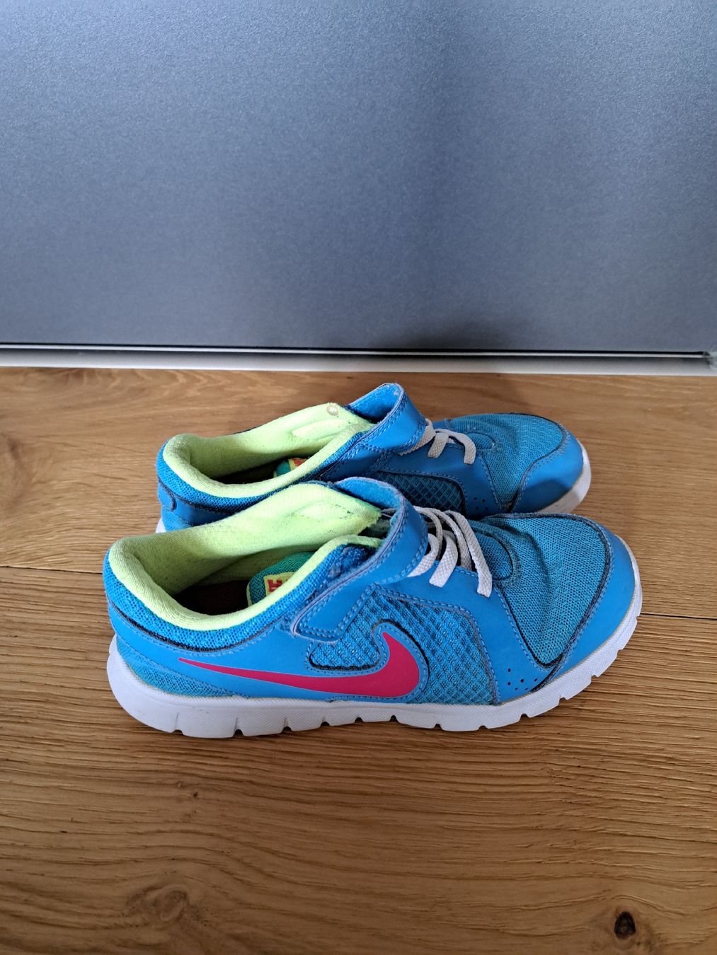 Nike Scarpe per ragazze: Nike Sneaker – Usato da Andwil SG venduto da zue_b9bt 1