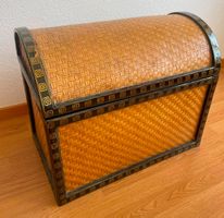 Dekorative Bambus / Rattan Truhe im Asia-Stil – Aufbewahrung