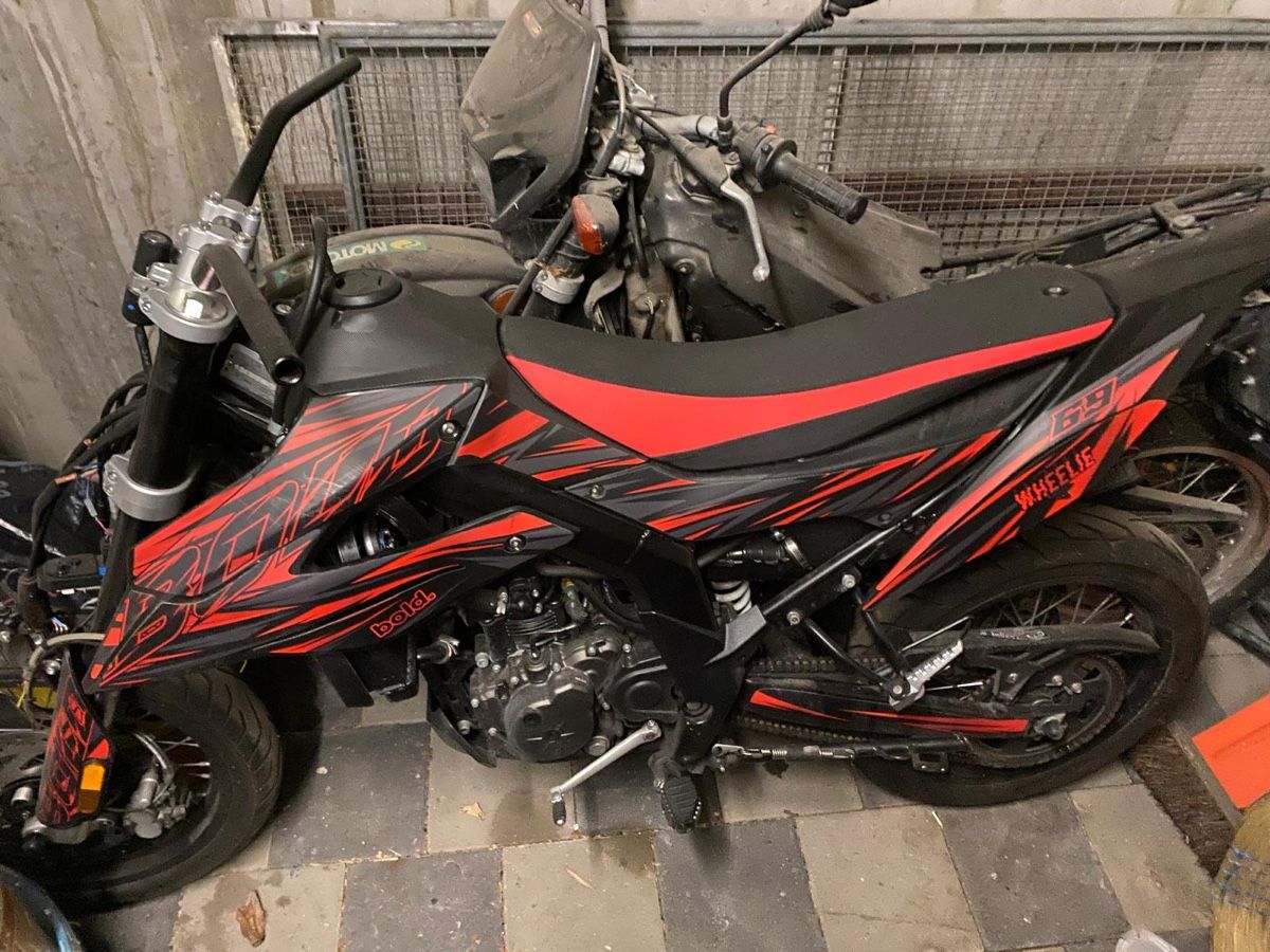 Aprilia Strada: Aprillia Sx 125 – Difettoso da Steg VS venduto da sandi19
