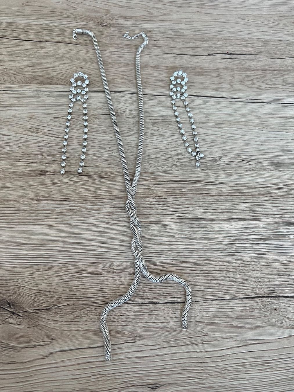 Orecchini pendenti & Orecchini a lobo: Lot collier et boucle d’oreille – Usato da La Chaux-de-Fonds venduto da GabrielaKlein